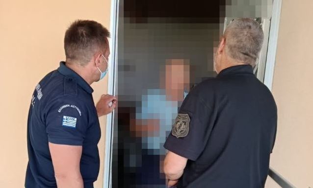 Εκκενώσεις πόρτα-πόρτα από την ΕΛ.ΑΣ. σε Άγιο Νεκτάριο, Πόρτο Γερμενό και Ψάθα (βίντεο)