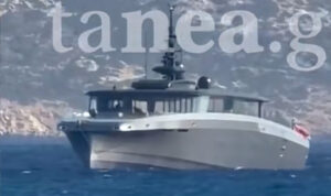 Ο «Mr Moncler» στις Κυκλάδες: Ο Remo Ruffini έφτασε στο Κουφονήσι με την εντυπωσιακή θαλαμηγό των 55 μέτρων (βίντεο)