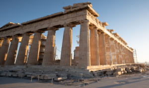 Οι αρχαίες ελληνικές συνήθειες που συνεχίζουμε να κάνουμε χωρίς να το καταλαβαίνουμε
