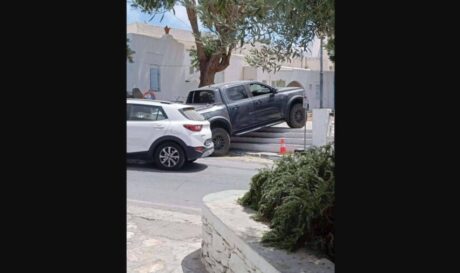 ΑΥΤΟΚΙΝΗΤΟ ΠΑΡΚΑΡΙΣΜΑ
