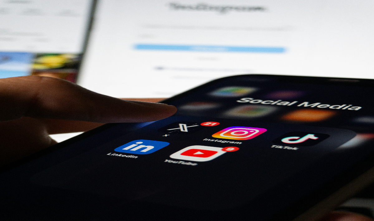 Μπλόκο της Κομισιόν στα social media για παιδιά κάτω των 13 ετών – Τι προβλέπει το «EU KIDS Act»