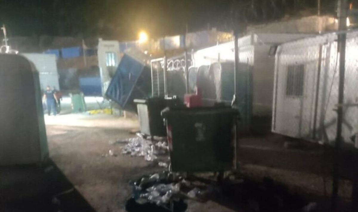Νέα εξέγερση στη δομή μεταναστών στη Σιντική Σερρών – Έσπασαν φράχτη και επιχείρησαν να αποδράσουν