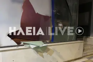 Άγρια συμπλοκή μέσα σε κατάστημα – Άνδρας έπεσε πάνω σε τζαμαρία (φώτο)