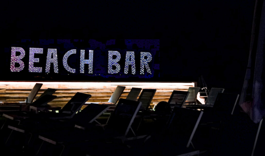 BEACH BAR