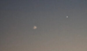 «UFO» στον ουρανό της Κρήτης; Το μυστηριώδες φωτεινό «σύννεφο» που προκάλεσε απορίες – Η εξήγηση Κολυδά