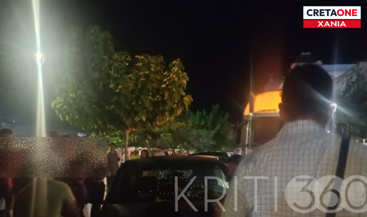 Απίστευτες εικόνες στα Χανιά – Περαστικοί μετακίνησαν Ι.Χ. με τα χέρια για να περάσει το απορριμματοφόρο