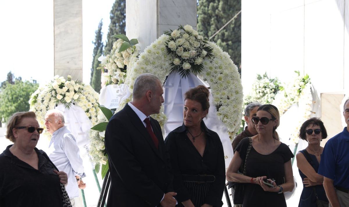 Νίκος Καλογερόπουλος: Η πολιτική κηδεία του σπουδαίου ηθοποιού