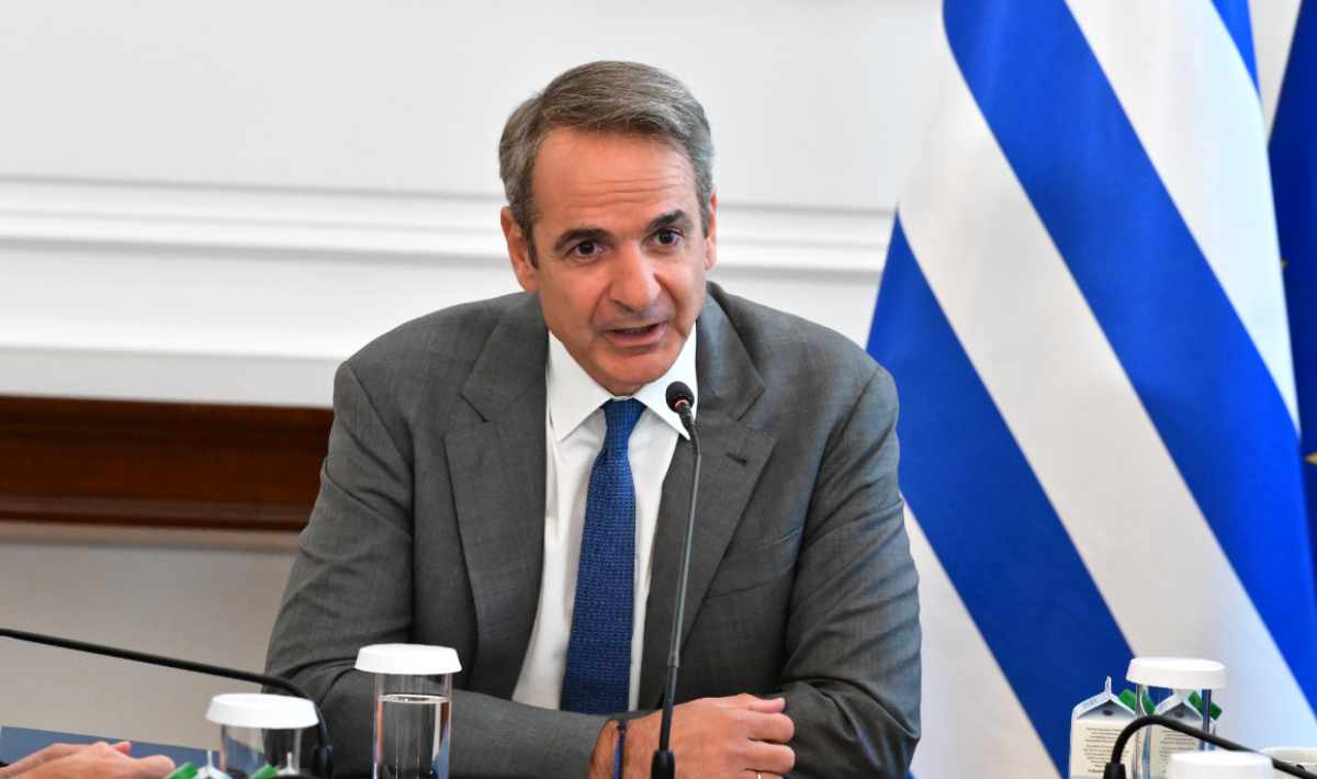 Μητσοτάκης για σύγκρουση ελικοπτέρων: «Η απώλεια των δύο πυροσβεστών μας γεμίζει όλους οδύνη»