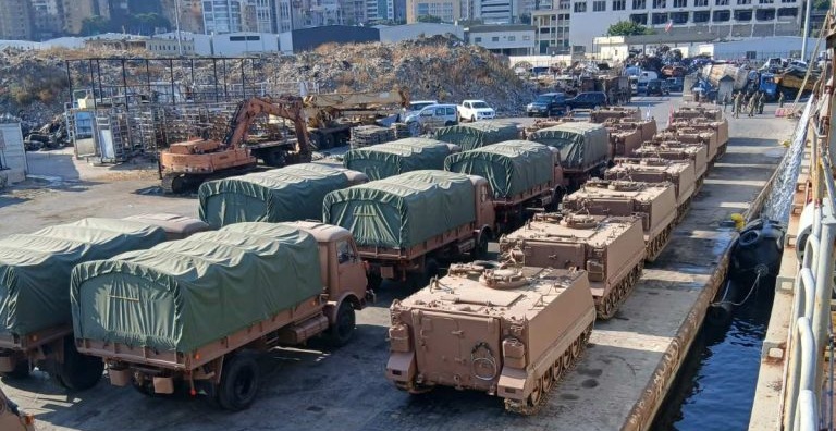 Το ΓΕΕΘΑ παρέδωσε στρατιωτικό υλικό στις ένοπλες Δυνάμεις του Λιβάνου