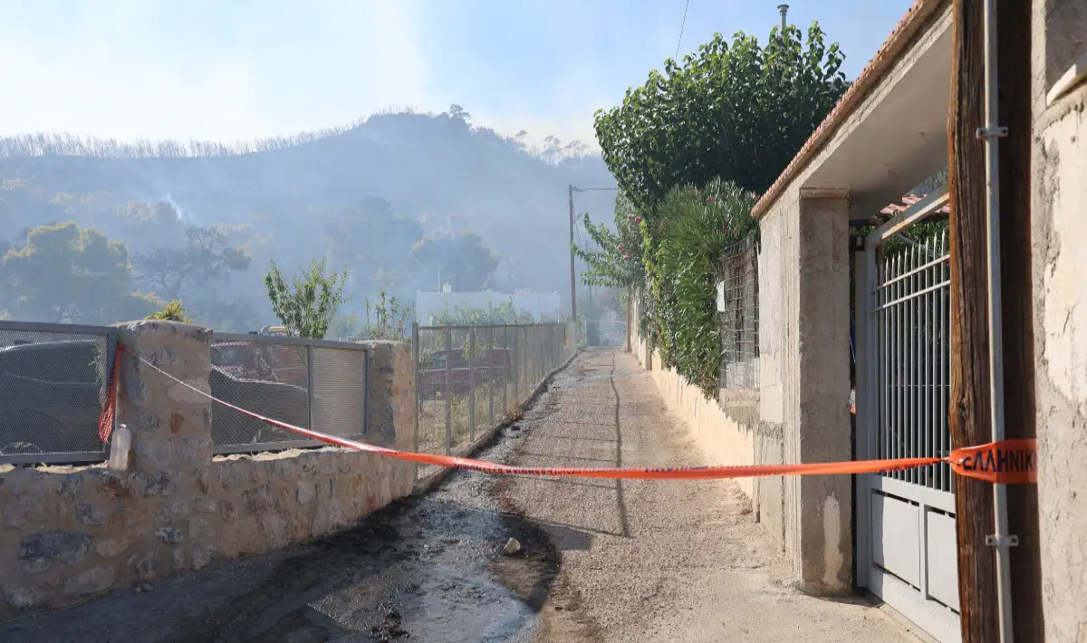 Σαλαμίνα: Το σημείο όπου βρέθηκε νεκρό το ηλικιωμένο ζευγάρι