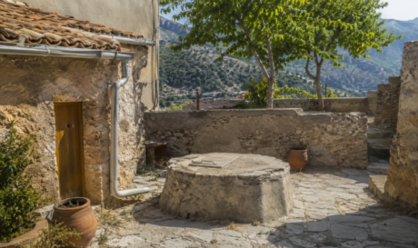 Πώς τα παλιά σπίτια της Κρήτης «έπιαναν» τη βροχή - Τι ήταν τα σαρνίτσια