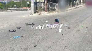 Σοβαρό τροχαίο στην Κόρινθο: Αυτοκίνητο συγκρούστηκε με μηχανή σε κεντρικό δρόμο (φώτο)