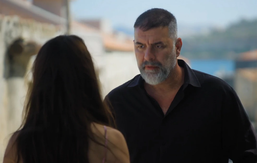 ΔΥΟ ΜΑΥΡΑ ΠΟΥΚΑΜΙΣΑ ΣΕΙΡΑ