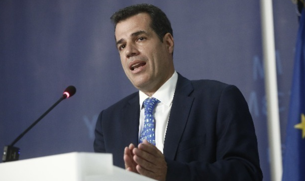 Πλεύρης: Συνταγματική η υποχρεωτική εγγραφή των ΜΚΟ στο Μητρώο του υπουργείου Μετανάστευσης