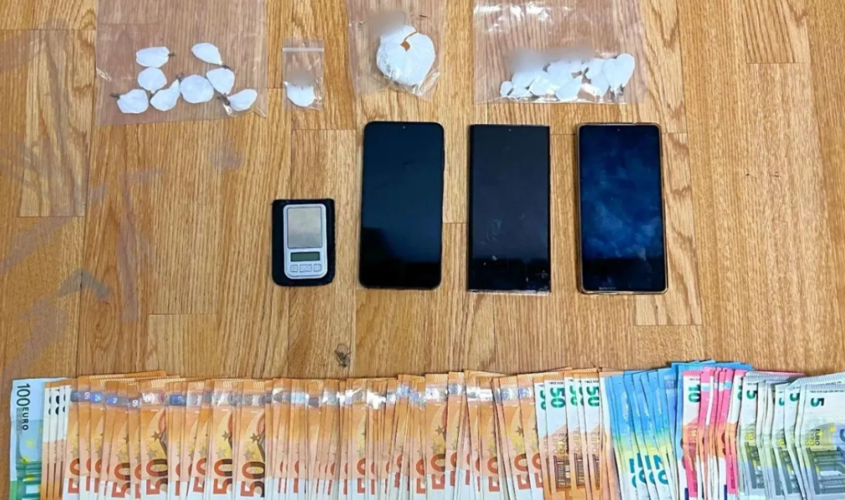 Τρεις συλλήψεις για διακίνηση ναρκωτικών στην Αττική – Ο ένας είχε κατηγορηθεί για ανθρωποκτονία