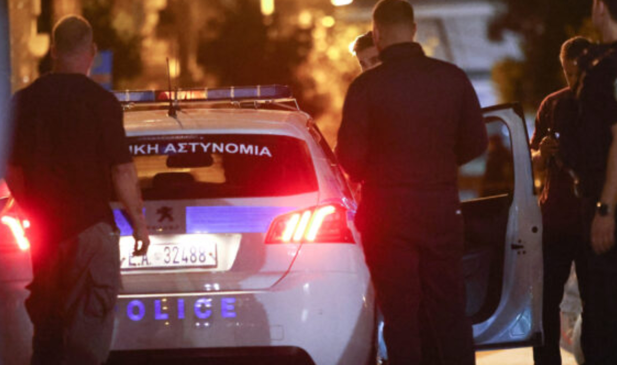 Νίκαια: Συνελήφθη ο άνδρας που κρατούσε όμηρο την 44χρονη σύντροφό του – Βίντεο από επιχείρηση της ΕΚΑΜ