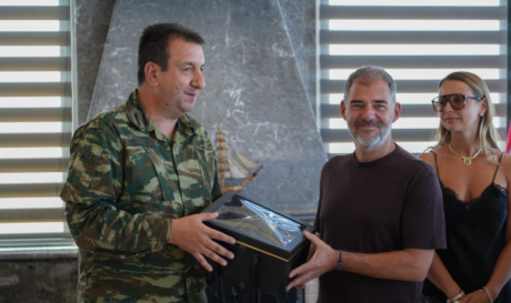 Ο Αντώνης Καράτζης τιμήθηκε για την προσφορά του στις Ένοπλες Δυνάμεις