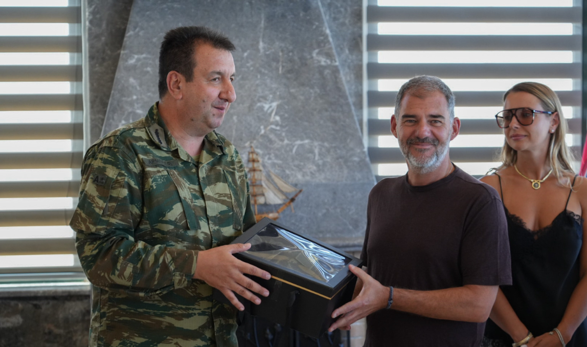 Ο Αντώνης Καράτζης τιμήθηκε για την προσφορά του στις Ένοπλες Δυνάμεις