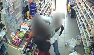 Βρετανία: 14χρονος μαχαίρωσε συμμαθήτριά του επειδή τον απέρριψε – Δείτε βίντεο