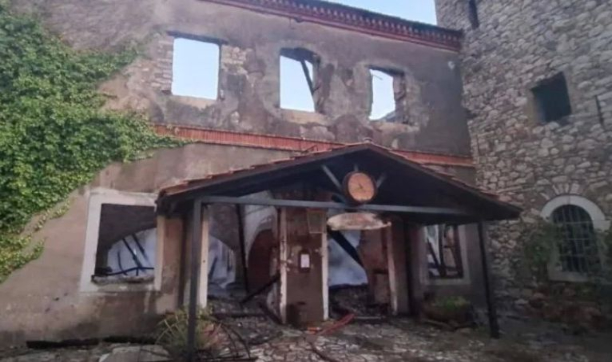 Φωτιά σε Οινοποιείο στην Πάτρα – Σώθηκαν τα ιστορικά κρασιά Αχάια Κλάους