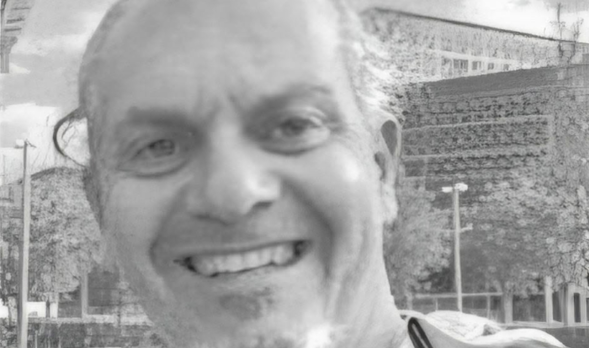 Ηράκλειο: «Ένας κόσμος λιγότερο» – Το αντίο στον Μάνο Καφετζάκη