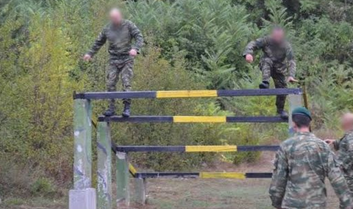 SMS επιστράτευσης: Κατά χιλιάδες προσέρχονται οι Έλληνες στην Ενεργή Εθελοντική Εφεδρεία
