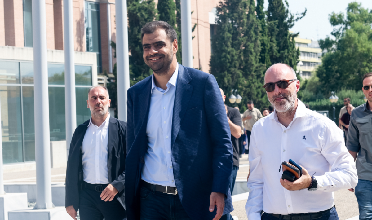 Μαρινάκης από ΔΕΘ: «Ο Τσίπρας παίζει παιχνίδι πλειοδοσίας με τα χρήματα των φορολογουμένων»