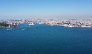 Συναγερμός ανοιχτά της Κωνσταντινούπολης μετά τη σύγκρουση δύο πλοίων