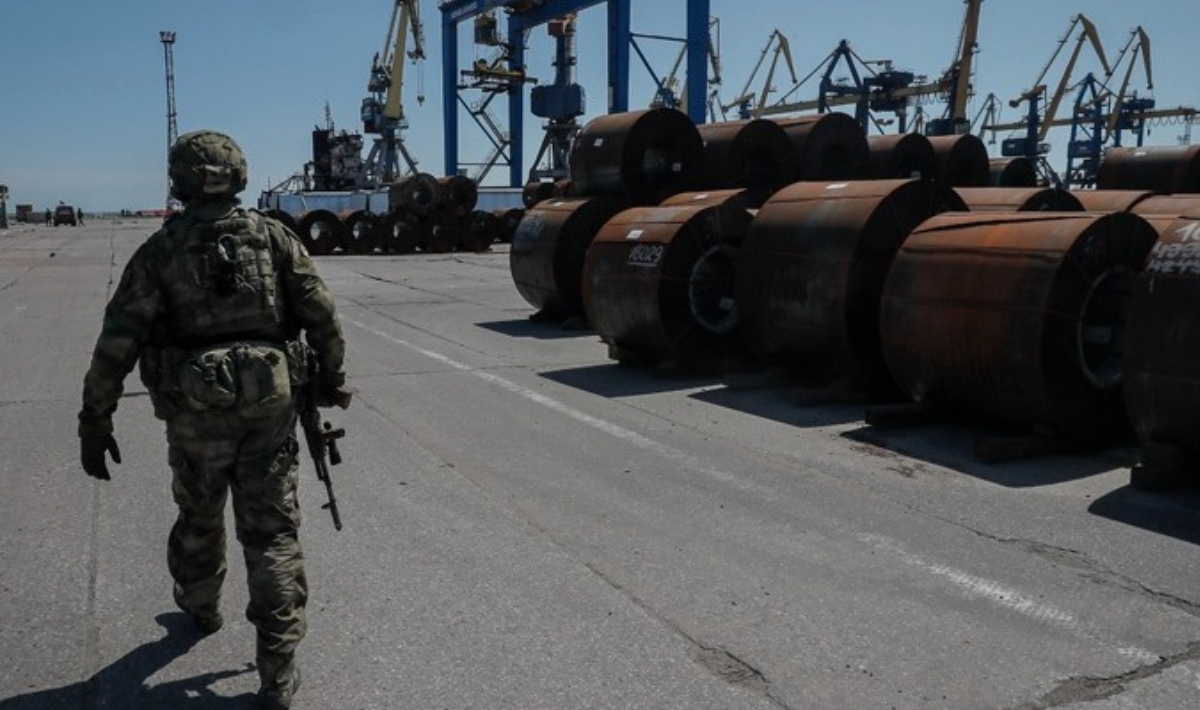 Φλέγεται το ρωσικό λιμάνι Ουστ Λούγκα: Νέα ουκρανική επιδρομή με drones στον Κόλπο της Φινλανδίας