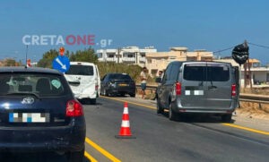 Σύγκρουση ταξί με φορτηγάκι στο Κοκκίνη Χάνι (Φωτογραφίες)