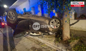 Τροχαίο στα Χανιά: Αυτοκίνητο έριξε κολόνα της ΔΕΗ, ανατράπηκε και δύο επιβάτες εξαφανίστηκαν