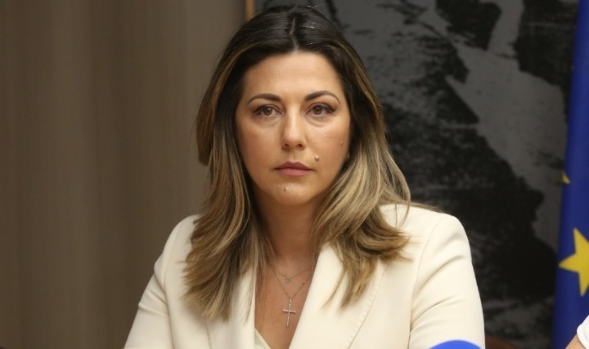 Ζαχαράκη για τον θάνατο της μαθήτριας στην Κοζάνη: Έγινε ΚΑΡΠΑ και χρησιμοποιήθηκε απινιδωτής