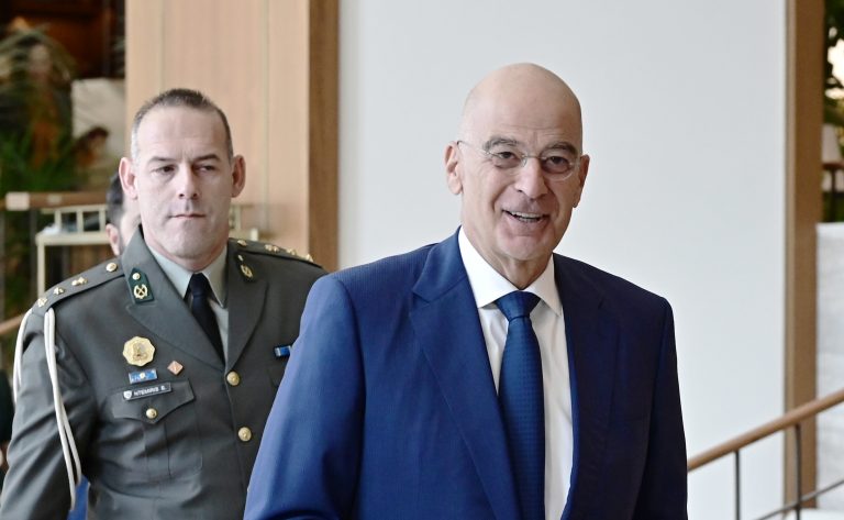 Ελλάδα – Καναδάς: Υπογράφηκε η συμφωνία για την προστασία διαβαθμισμένων πληροφοριών παρουσία Δένδια