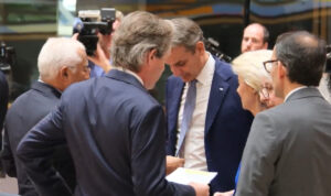 Βίντεο: Η γραβάτα του Μητσοτάκη που… έκανε εντύπωση στον Αντόνιο Κόστα