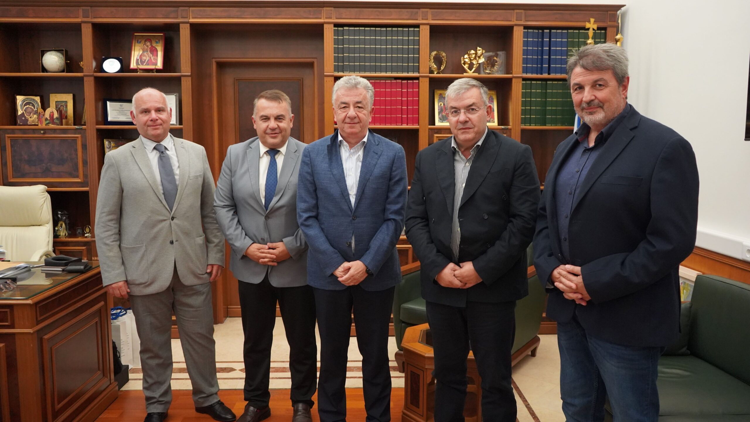 Συνάντηση Περιφερειάρχη Κρήτης Σταύρου Αρναουτάκη με τη νέα Πρυτανική Αρχή του ΕΛΜΕΠΑ (φώτο)