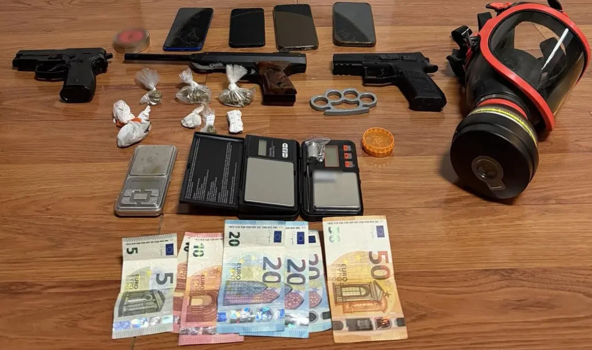 Εξαρθρώθηκε συμμορία νεαρών που διακινούσε ναρκωτικά σε Θησείο και Κεραμεικό – 17χρονος ο συντονιστής της συμμορίας