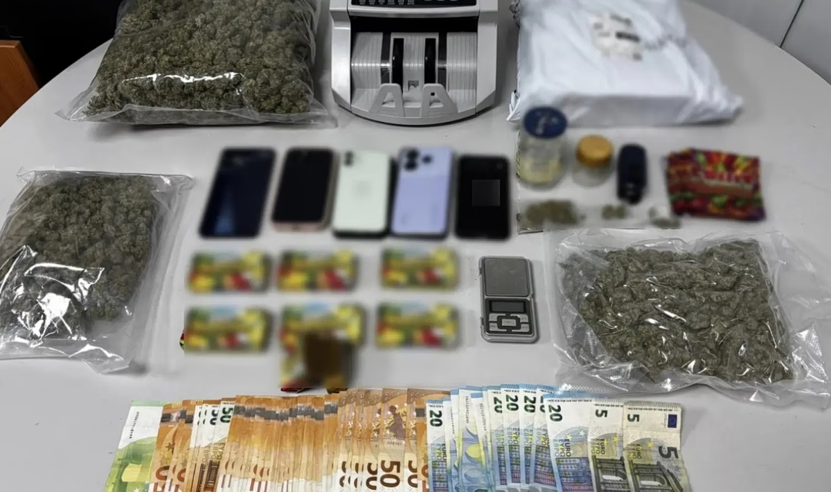 Σπείρα διακινούσε ναρκωτικά με ταχυδρομικά δέματα – Τρεις συλλήψεις (φωτογραφίες)