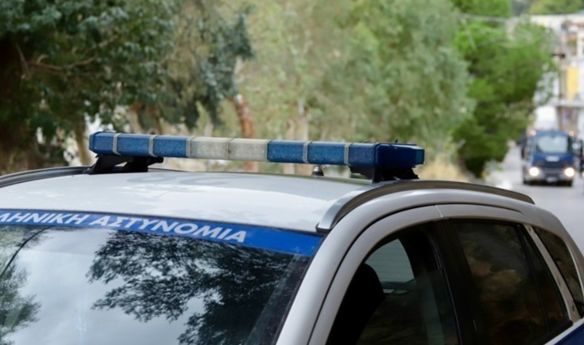 Θήβα: Εφιαλτική επίθεση σε πάρκο – 59χρονος χτύπησε 54χρονη στο κεφάλι με ξύλο