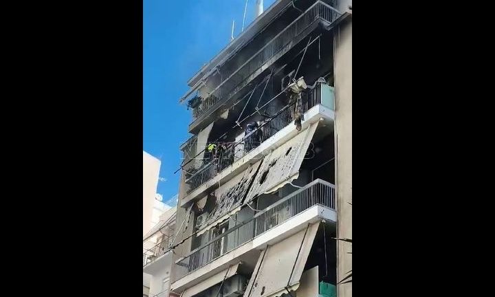 Φωτιά τώρα σε κτίριο στους Αμπελόκηπους – Διακοπή κυκλοφορίας