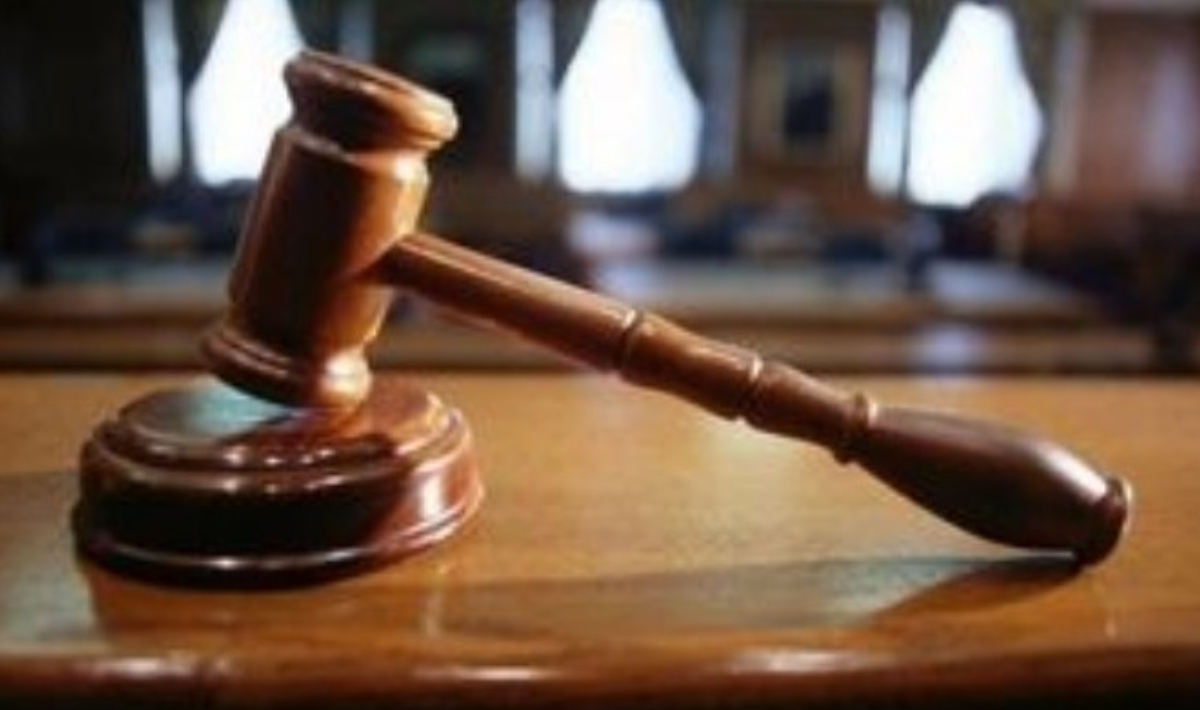 Πατέρας καταδικάστηκε για σεξουαλική κακοποίηση έφηβης κατά τη διάρκεια πτήσης, ενώ ταξίδευε με τη σύζυγό του και τα 4 παιδιά του