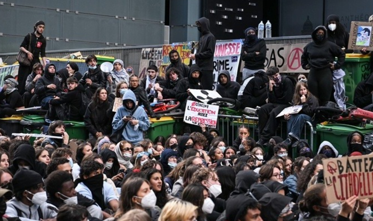 Έξι μήνες πριν από τις προεδρικές εκλογές η γαλλική νεολαία υψώνει τη φωνή της