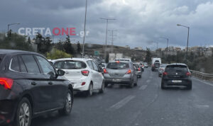 Κακοκαιρία στο Ηράκλειο: Ουρές οχημάτων στον κόμβο Αλικαρνασσού (εικόνες, βίντεο)