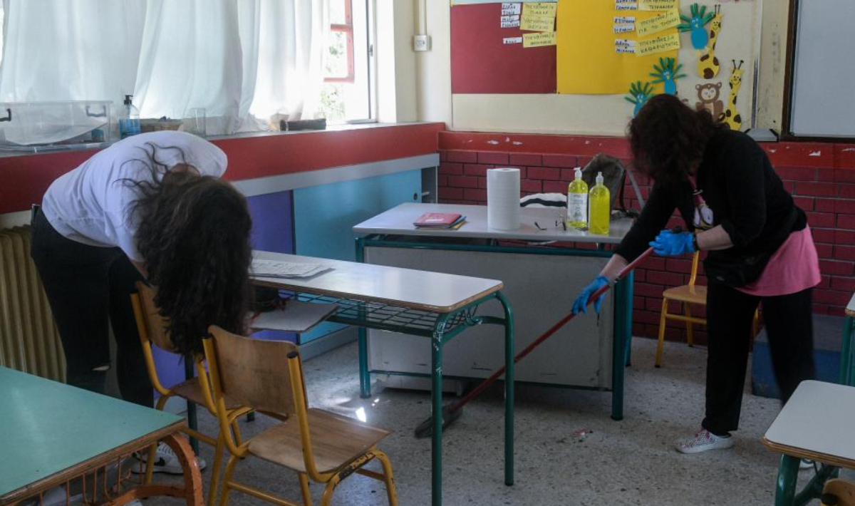 Ηράκλειο: Δουλεύουν από τον Σεπτέμβριο αλλά χωρίς μισθό οι σχολικές καθαρίστριες – Πότε θα πληρωθούν;