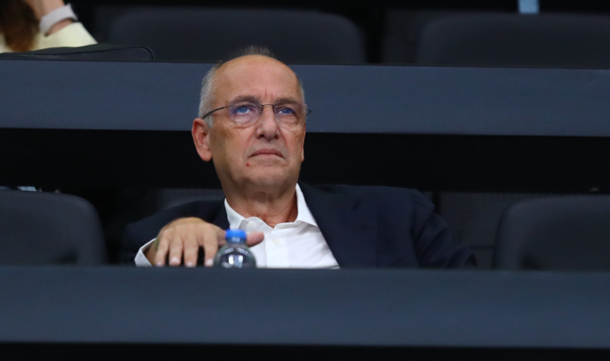 Υπόθεση στημένων αγώνων: 3,5 ώρες στον ανακριτή ο Λιόλιος – Η ώρα της κρίσης για τον πρώην πρόεδρο της ΕΟΚ