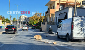 Ηράκλειο: Πέτρες στη μέση της λεωφόρου Κνωσσού – Κίνδυνος για τους οδηγούς