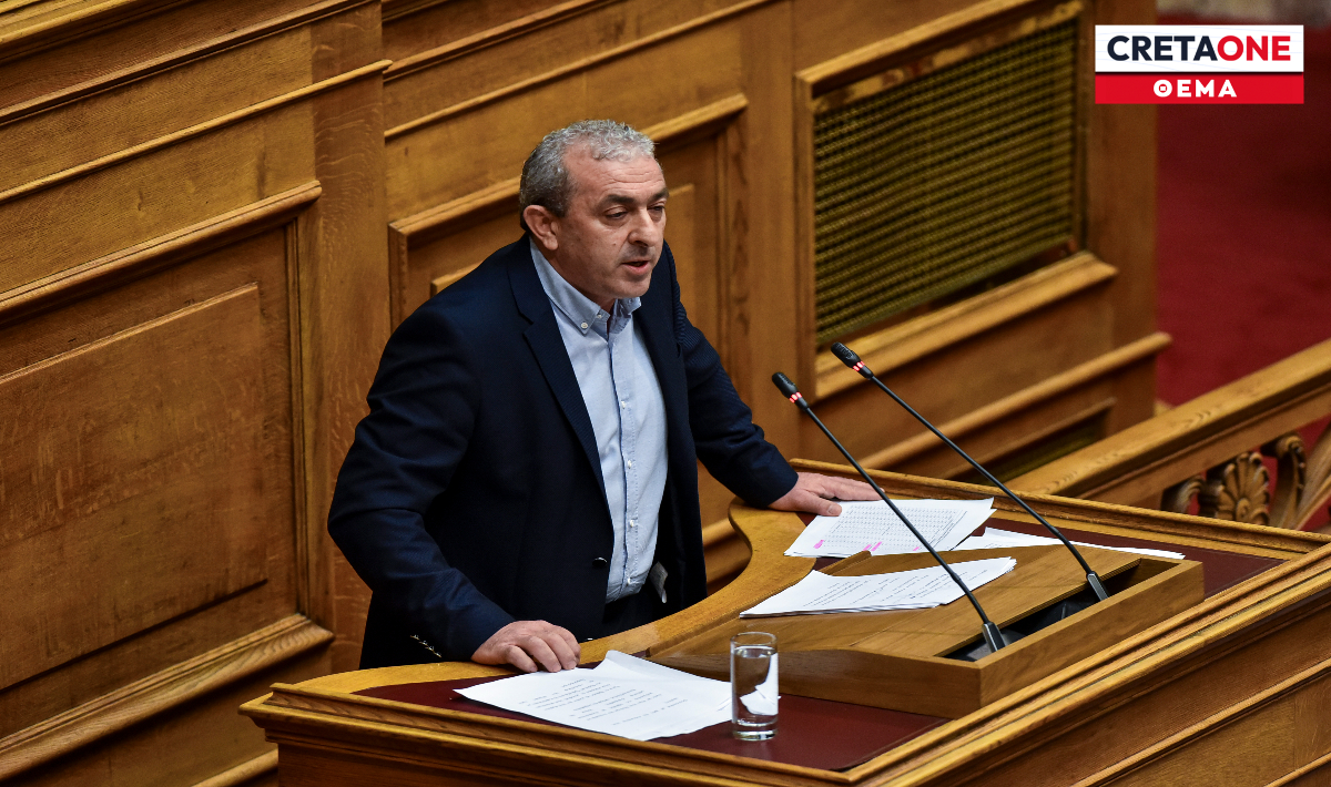 «Σέβομαι την υπογραφή μου, δεν είμαι γυρολόγος» – Ο Σωκράτης Βαρδάκης παίρνει την έδρα του ΣΥΡΙΖΑ και ανοίγει τα χαρτιά του στο Cretaone 102.3