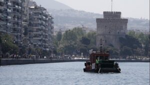 Θεσσαλονίκη: 41χρονος κατήγγειλε ότι τον βίασαν ομαδικά έξι άτομα – Τον ξυλοκόπησαν και τον πέταξαν στον Θερμαϊκό