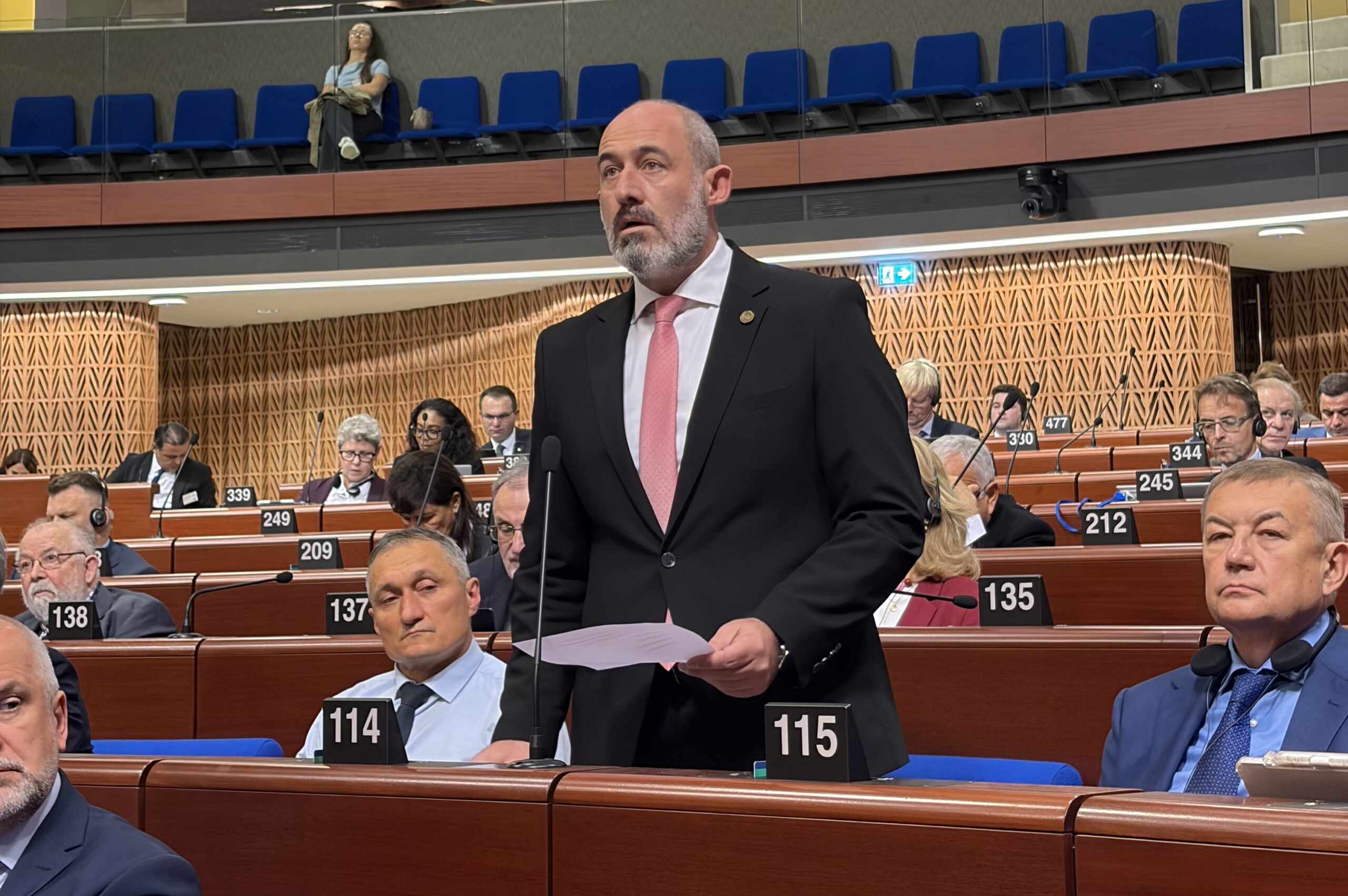 Παρεμβάσεις Γιαλιτάκη για διάβρωση ακτών και δημογραφικό στο Συμβούλιο της Ευρώπης