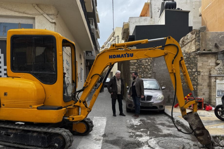 Ξεκίνησαν οι εργασίες ανάπλασης στην οδό Δελημάρκου στην Αγία Τριάδα