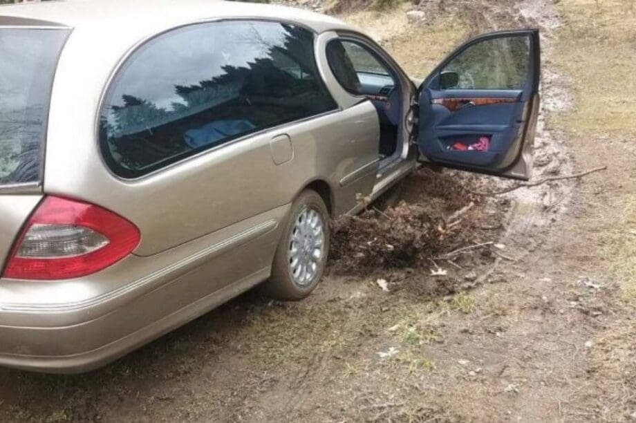 νεκροφόρα